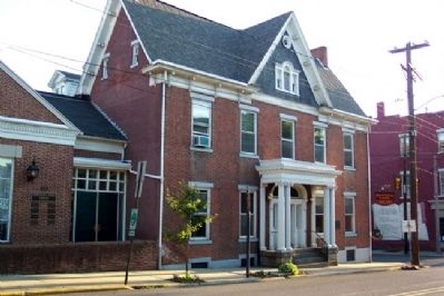 McMurtrie Mansion and Marker. Click for full size. McMurtrie Mansion and Marker image. Click for full size.
