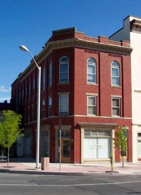 Wollner Building and Marker image. Click for full size.