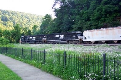 Norfolk Southern Freight Rounds Horseshoe Curve image. Click for full size.