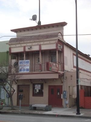 Ken Ying Low Building and Marker image. Click for full size.