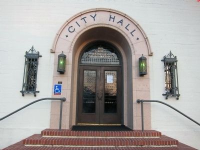 Former entrance to City Hall image. Click for full size.