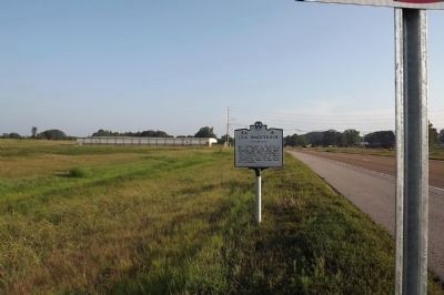 Old Racetrack Marker. Click for full size. Old Racetrack Marker image. Click for full size.