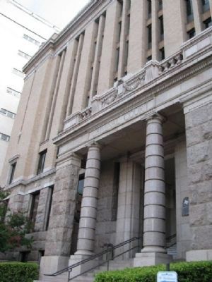 Tarrant County Criminal Courts Building image. Click for full size.