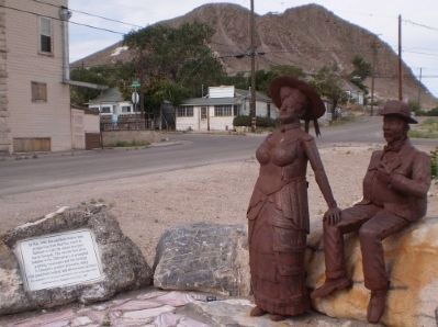 Jim and Belle Butler sculptures image. Click for full size.