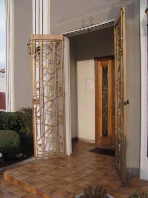 Beautiful Deco Doors image. Click for full size.