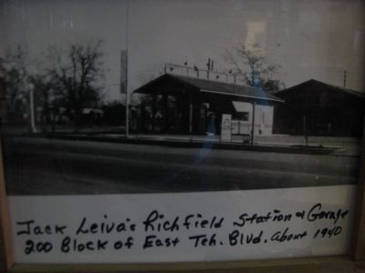 Former Richfield Service Station. Click for full size. Former Richfield Service Station image. Click for full size.