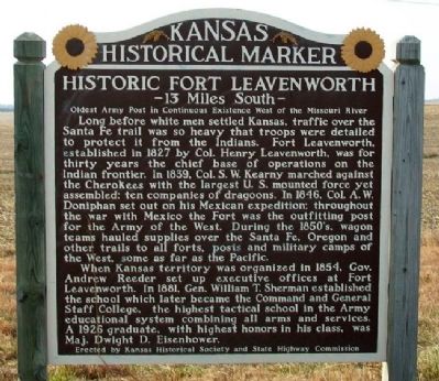 Historic Fort Leavenworth Marker image. Click for full size.