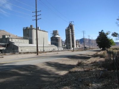 Lehigh Cement Company-Tehachapi Plant image. Click for full size.