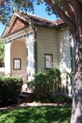Palmdale School House image. Click for full size.