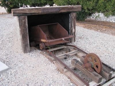 Golden Queen Mine Cart Display image. Click for full size.