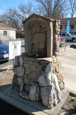 75 Pound Nugget Marker image. Click for full size.
