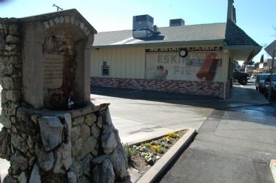75 Pound Nugget Marker image. Click for full size.