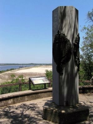 Wide view of the Ribault Monument Marker image. Click for full size.