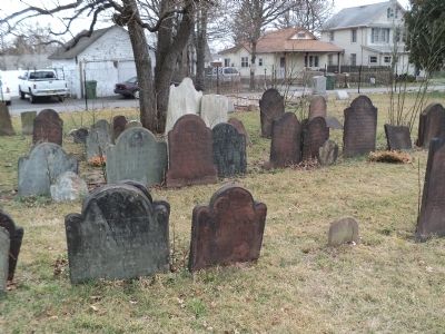 Graves in Piscatawaytown Burial Ground image. Click for full size.