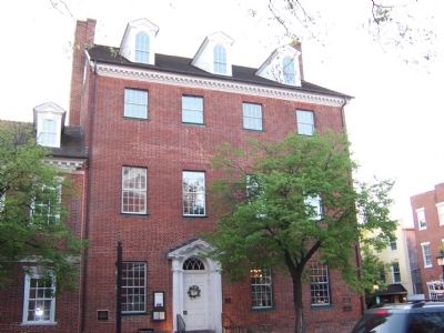 The Gadsby's Tavern image. Click for full size.