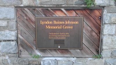 "The Lyndon Baines Johnson Memorial Grove on the Potomac", west side plaza image. Click for full size.