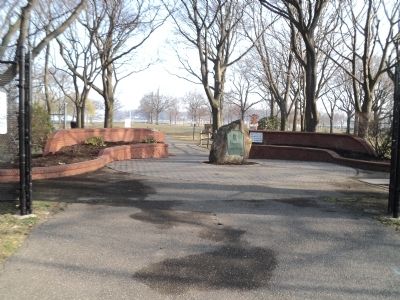Marker in Oyster Bay. Click for full size. Marker in Oyster Bay image. Click for full size.