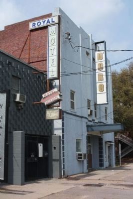 Carver Theatre Marker seen along 1500 block Harden Street image. Click for full size.
