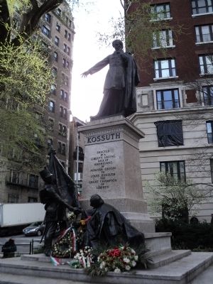 Lajos Kossuth Monument image. Click for full size.