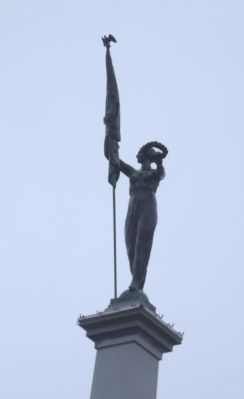 Top Statue image. Click for full size.