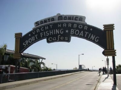 Santa Monica Pier entrance image. Click for full size.