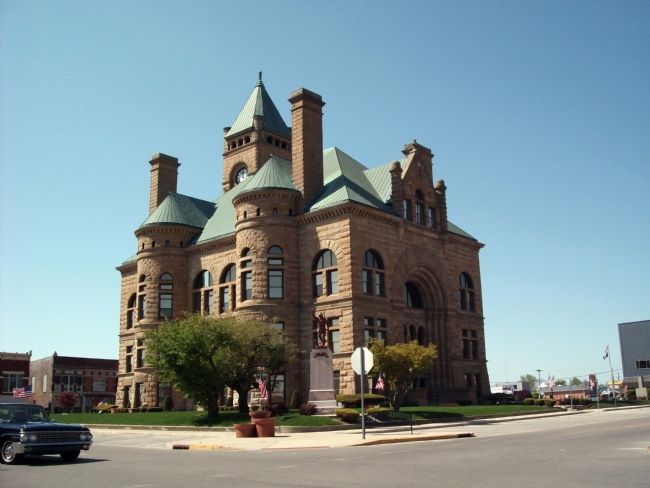 Blackford County Courthouse - and - The Blackford County W. W. I Honor Roll image. Click for full size.