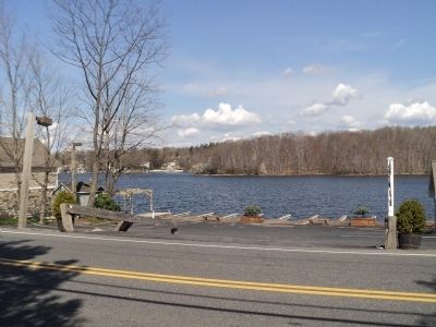 Lake Mahopac image. Click for full size.