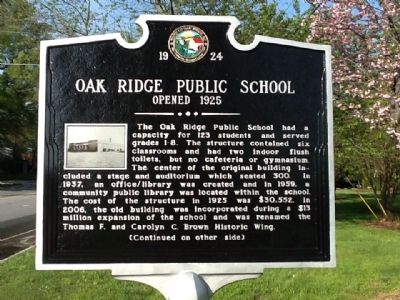 Oak Ridge Public School Marker (front) image. Click for full size.