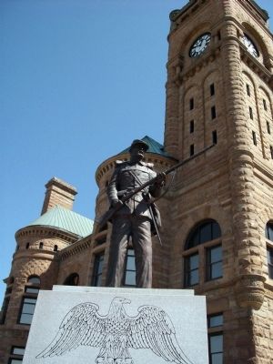 Top Statue image. Click for full size.