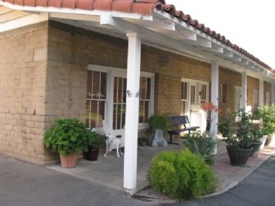 Left courtyard buildings image. Click for full size.