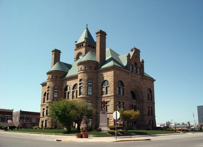 Blackford County Courthouse - - Hartford City, Indiana image. Click for full size.