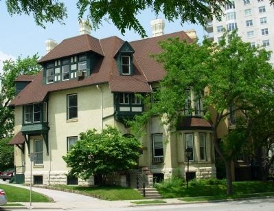 The Prospect Avenue “Spite” House image. Click for full size.