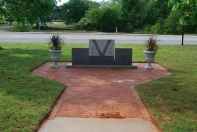 Iva Veterans Monument image. Click for full size.