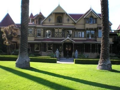 Winchester Mystery House image. Click for full size.