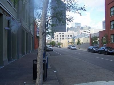 Starting Point looking northward at Magazine Street from Julia Street image. Click for full size.