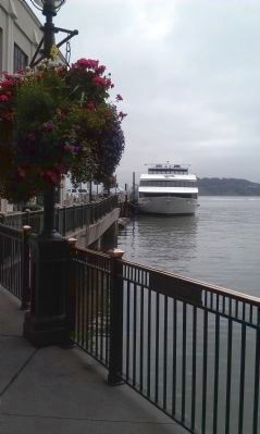 Pier 3 and the Waterfront Promenade. Click for full size. Pier 3 and the Waterfront Promenade image. Click for full size.
