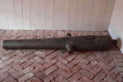 Beaufort Arsenal reserve1862 Cannon, tucked away in a sheltered corner image. Click for full size.