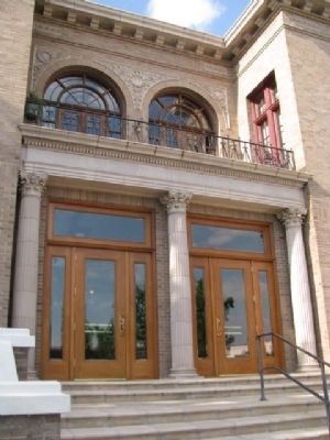 Standard Oil Company Building old entrance. Click for full size. Standard Oil Company Building old entrance image. Click for full size.