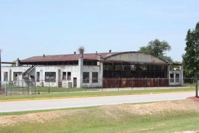 Curtiss-Wright Hangar Marker, seen along Jim Hamilton Blvd image. Click for full size.