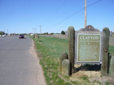 Santa Fe Trail - Cimarron Cutoff / Clayton Marker image. Click for full size.