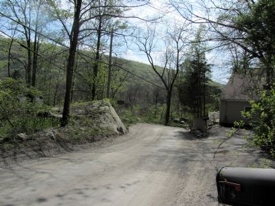 Old Albany Post Road, looking west towards Old Schoolhouse Marker. image. Click for full size.