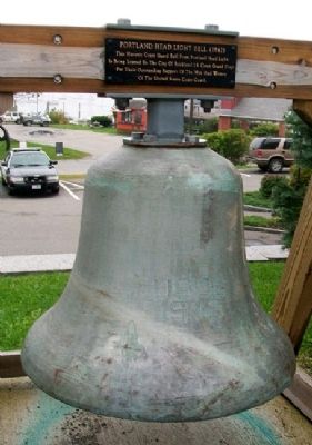 Portland Head Light Bell (1942) and Marker image. Click for full size.