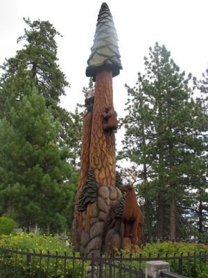 Tahoe City�s “Big Tree” Scultpure image. Click for full size.