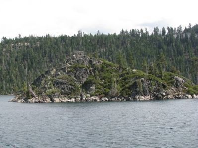Fannette Island in Emerald Bay. Click for full size. Fannette Island in Emerald Bay image. Click for full size.