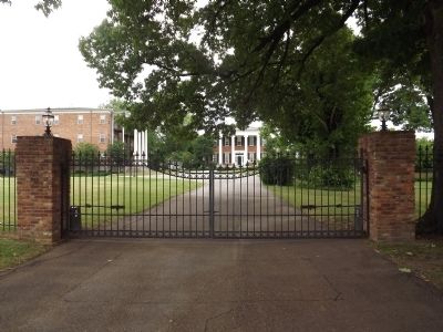 The Hunt-Phelan Home Gate image. Click for full size.