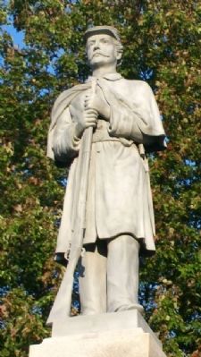 Civil War Memorial Statue. Click for full size. Civil War Memorial Statue image. Click for full size.