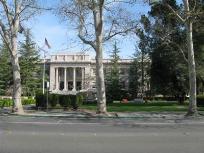 Yolo County Courthouse image. Click for full size.