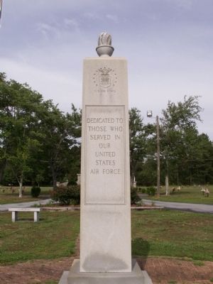 Union Memorial Gardens Veterans Monument Marker image. Click for full size.