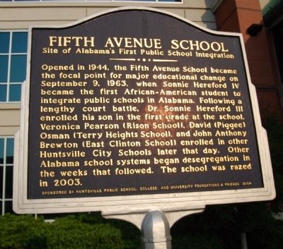 Fifth Avenue School Marker image. Click for full size.
