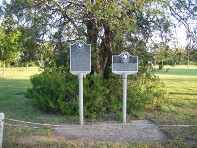 Will Rogers Marker <i>on the left</i> image. Click for full size.